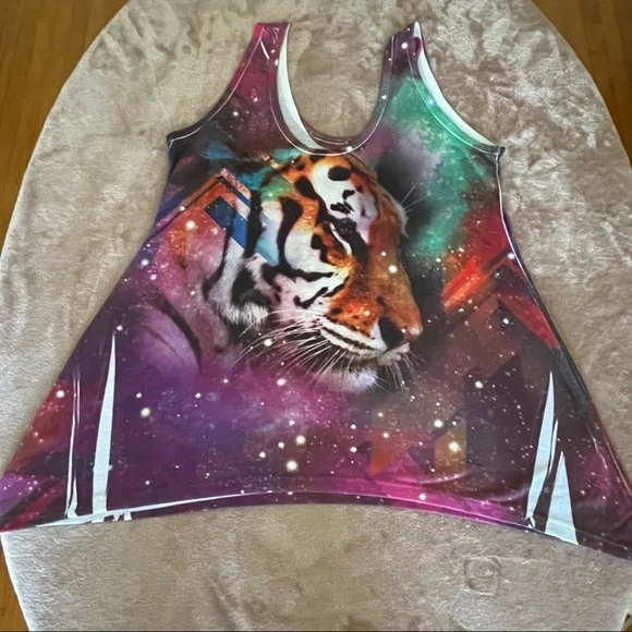 Tiger Tank Top - Picture 7 of 9